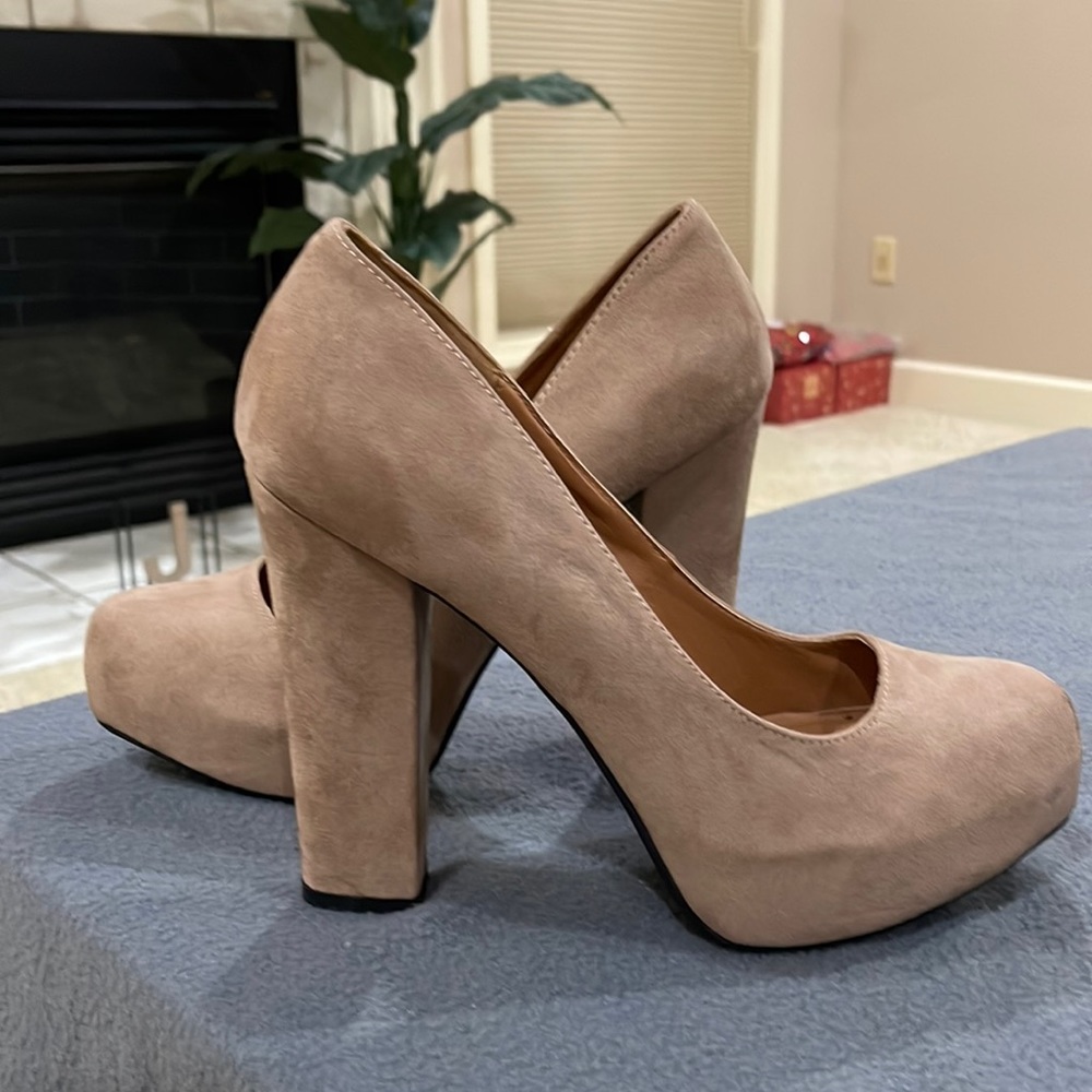 Tan Thick heel size 9 never worn From Miss Lola